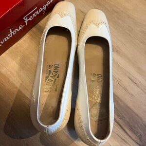 Ferragamo Vintage Two-Tone "Gladden" Leather Pumps Yellow/White